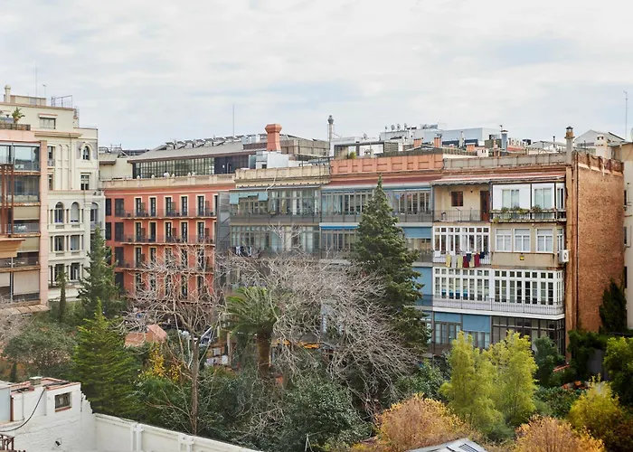 Sun Rambla Catalunya Gaudi